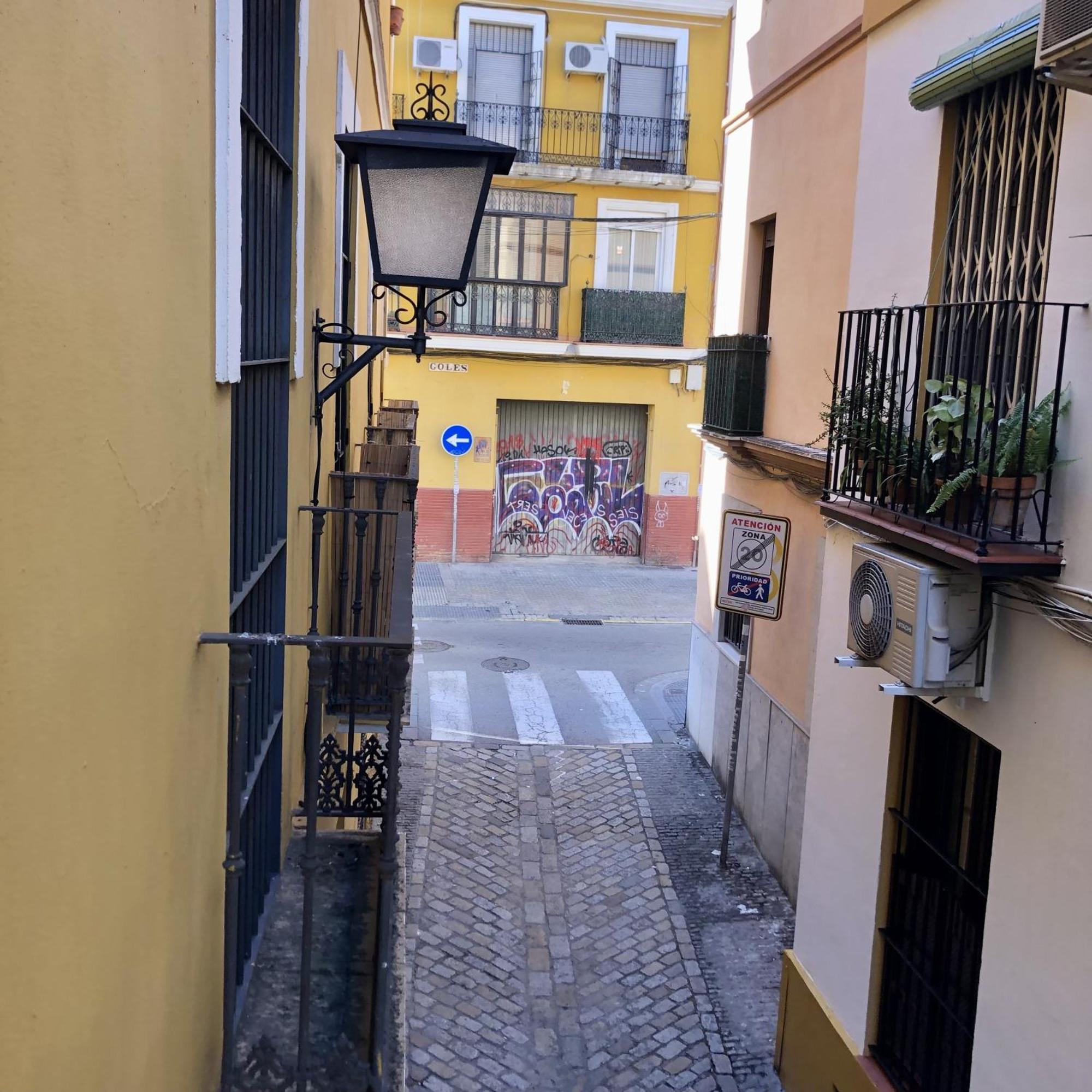 Alfaqueque B * Seville